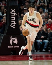 世界杯直播-14分17板2助2帽，杨瀚森连创新高！亲承3大成长目标队记公开称赞|开拓者|杨翰森|篮板|波特兰开拓者队|罗伯特-威廉姆斯_新浪体育_新浪新闻