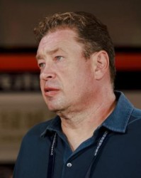 斯卢茨基：马纳法因伤缺席 明天的目标就是全取3分